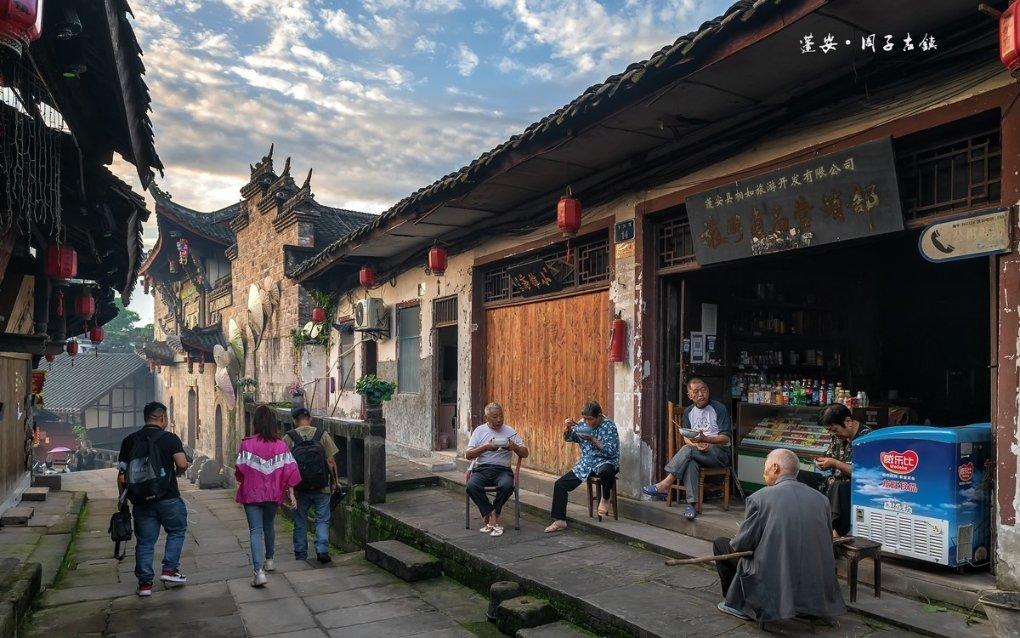 探索无限可能,发现未知奇迹——上海一游乐园过山车途中出现“卡壳”,游客悬空左右摇摆,谁该为此负责?蜗牛问答平台
